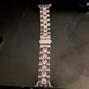 NEW! 💎 COACH I phone band with light pink C.